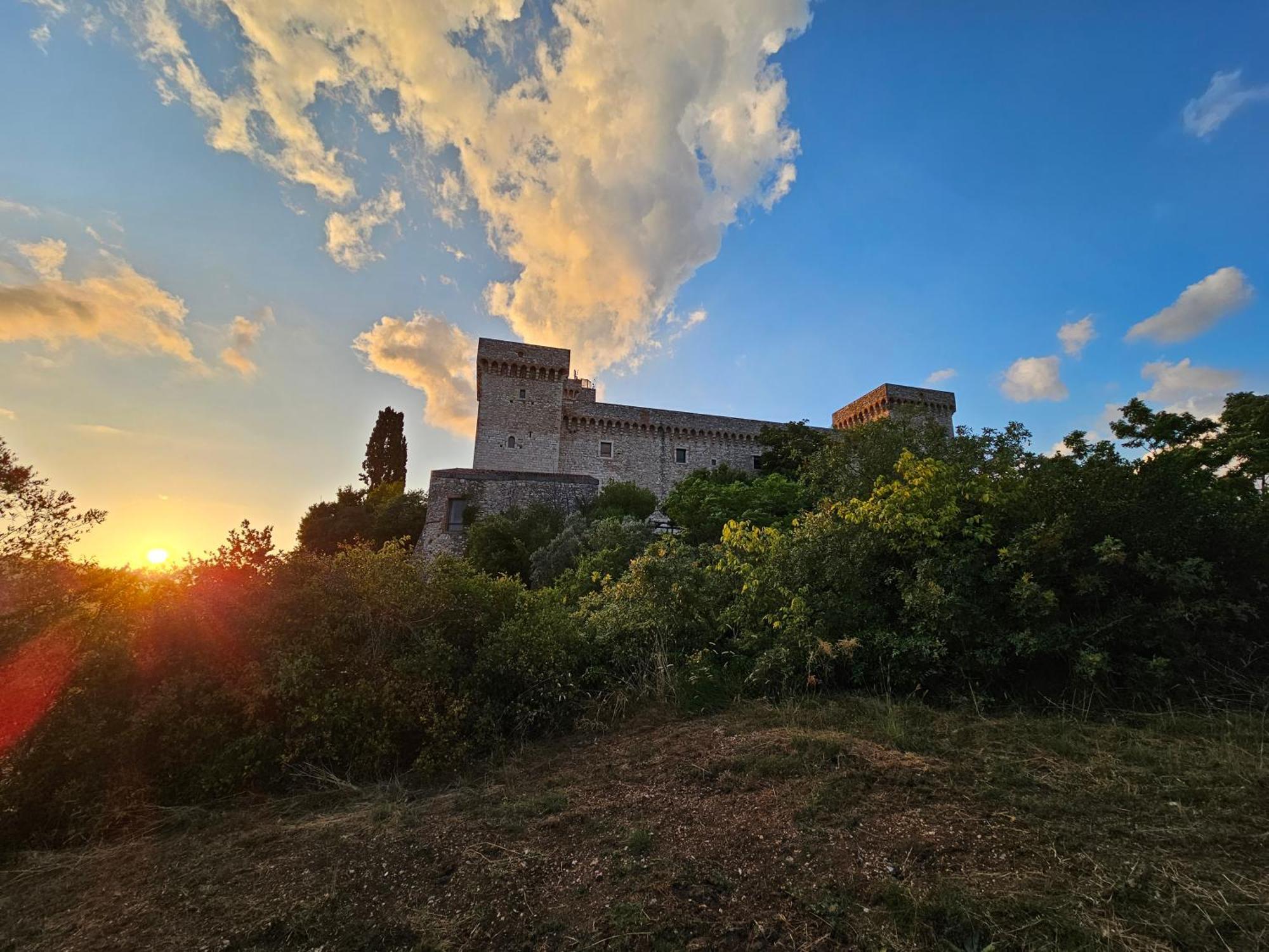 Narnia E La Rocca Di Albornoz Bed and Breakfast Eksteriør billede